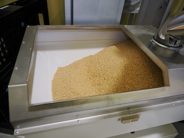 熱を発生させずに精米する特殊機械